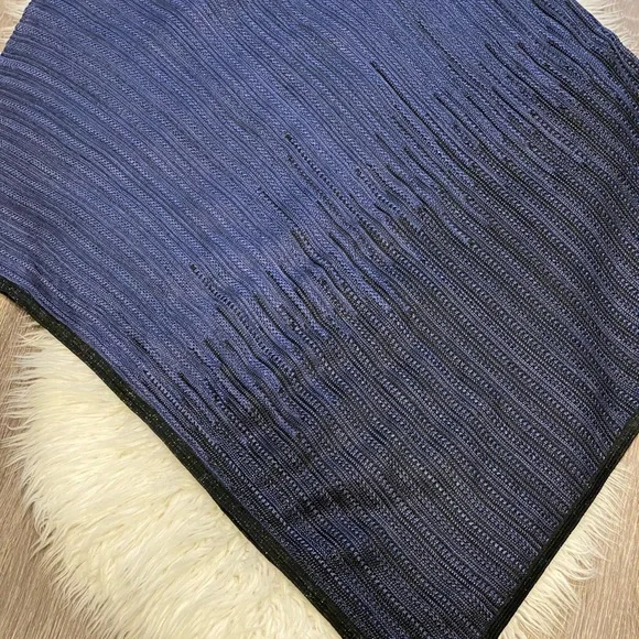 WHBM Size S/M Open Knit Asymmetrical Hem Poncho Sweater Black & Blue - Picture 3 of 10
